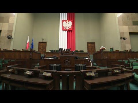 W polityce nadal trwają trudne rozmowy koalicyjne. W opozycji wciąż brakuje zgodności