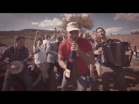 Wazoo - Boire un canon c'est sauver un vigneron - J'aime le vin comme les poules aiment le grain