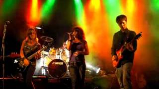 Anouk-nobody&#39;s wife op voorspeelavond drieklank.