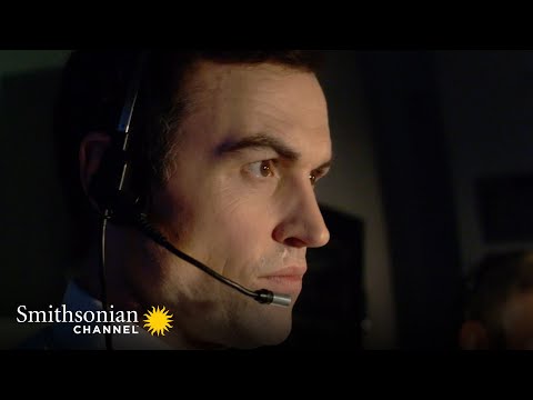 What Happens When Both Engines Fail on a Passenger Airplane? 🛩 Air Disasters | Smithsonian