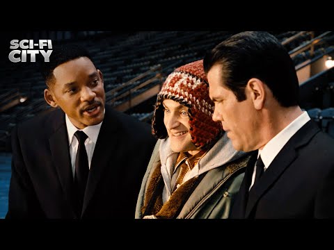 Griffin's Time-Bending Help | Men In Black 3 (Will Smith, Michael Stuhlbarg, Tommy Lee Jones)