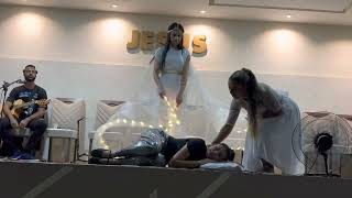 Ministração FOI LIVRAMENTO - Vitória Souza - coreografia - Ministério de Dança - IPTV