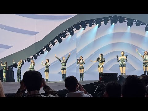 TWICE (트와이스) INTRODUCING THEMSELVES FOR THE 1ST TIME IN AUS! 🥰 | READY TO BE CONCERT IN SYDNEY DAY 1