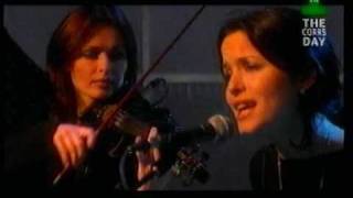 The Corrs - No Good For Me (Live VH1)