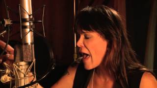 Beth Hart - "Trouble" - Session Highlight album Better Than Home