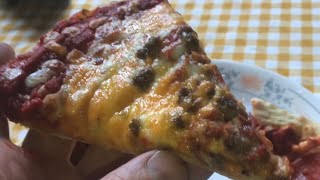trying out “CHEESEBURGER PIZZA” quick review (fox’s pizza)