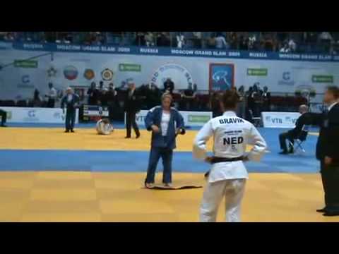 JUDO 2009 Grand Slam Moscow: Audrey La Rizza (FRA) - Kitty Bravik (NED)