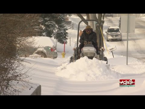 Sioux Falls man clears snow for neighborhood when it snows