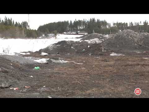 Жить на мусорке. Жители улицы Апрельская в Ревде протестуют против складирования снега у их домов