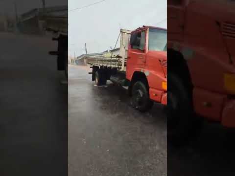 Alagamento na rua Bahia centro de Ibiassucê 