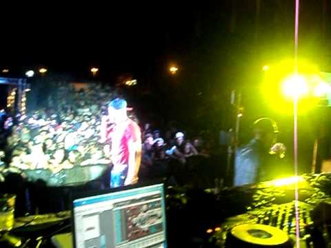 Co'sang-Fin quanno vai n cielo-live to catania 24/09/2011 Beat Festival