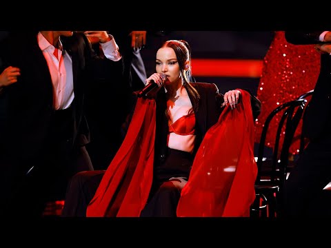 Dove Cameron - Boyfriend (Live At The AMAs 2022)