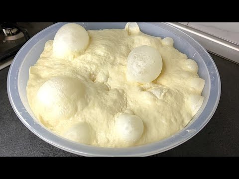 La focaccia che conquista il palato: aglio, burro e prezzemolo in un connubio perfetto!