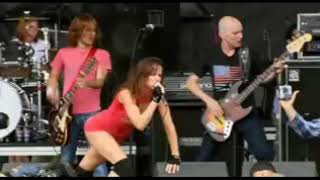 Juliette &amp; the Licks - Shelter Yo Needs (Warped Tour 2004) Live