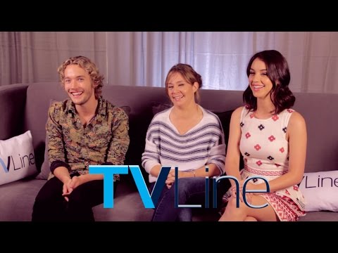 "Reign" Cast Interview at Comic-Con 2014 - TVLine