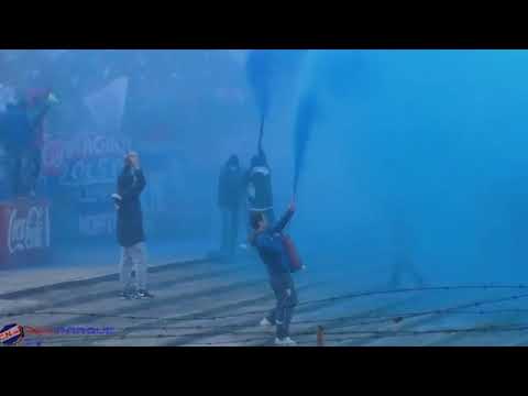 "EL CLASICO DE LOS EXTINTORES, Nacional Campeón Uruguayo 2014 - 2015" Barra: La Banda del Parque &bull; Club: Nacional