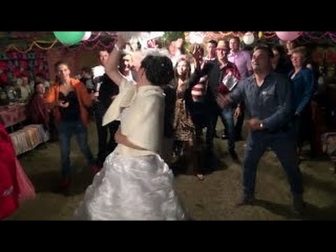 Nuntă: Nicolae și Georgiana Tatiana - partea I - comuna Ghergheşti, satul Corodeşti, judeţ