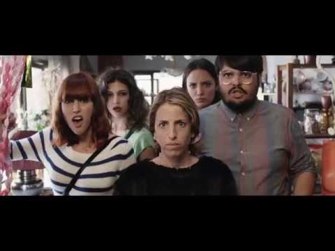 Cómo Sobrevivir A Una Despedida (2015) Trailer