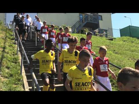 7-5-2016 Opkomst VVV/Helmond Sport O13 en Brabant United O13 in De Koel in Venlo