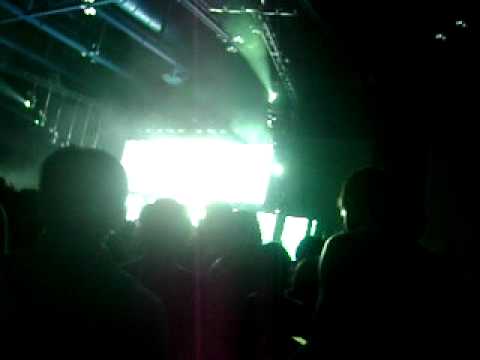 Tiësto: Red Hot Chili Peppers - Otherside [Benny Benassi Remix] & Dada Life - White Noise/Red Meat