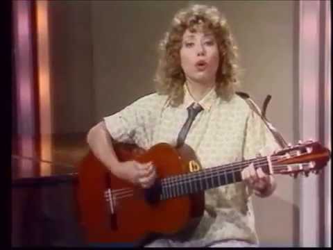 Video thumbnail for Hashir Shel Meira - השיר של מאירה