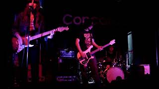 Fiery Furnaces - &#39;Benton Harbor Blues&#39; (Live at Concorde2 Brighton 2006)