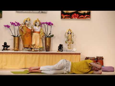 YOGA "Ankommenstunde" mit Mahindra - Yoga Vidya Mittelstufe Live - 16:30 Uhr 09.07.2021