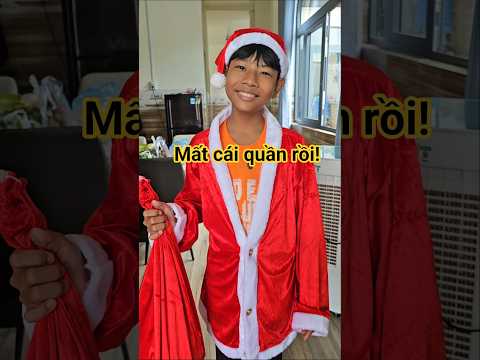 Đứa nào trộm mất cái quần của con rồi