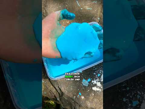 Was würdest du mit dieser Flüssigkeit machen?🥵🔥 #physik #versuch  #maisstärke #oobleck