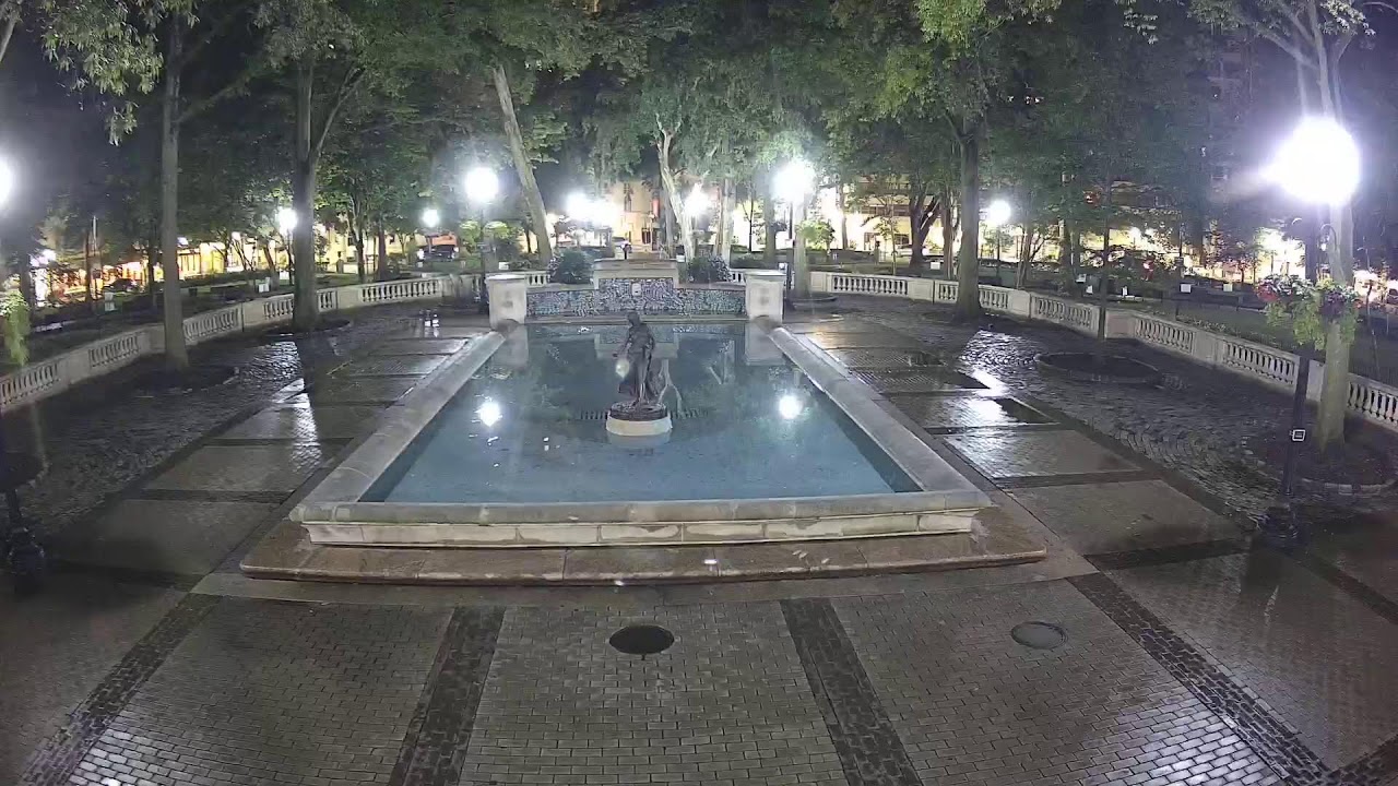 Live webcam view of Rittenhouse Square Fountain in Philadelphia