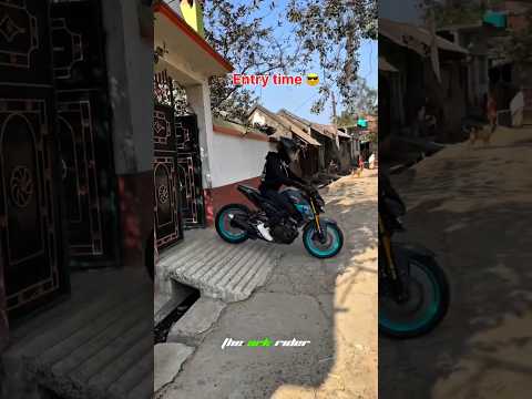 Mt 15 rider entry time 😎🤟🏻 Girls reaction 💗👀 #mt15 #ytshorts #shorts #viralshorts