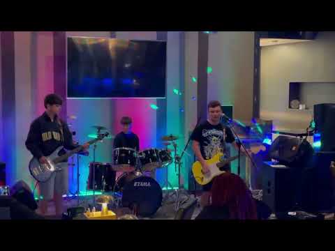 Live & Loud - Indocile Covers TNT by AC/DC @ Swannies Open Mic Gold Coast Australia
