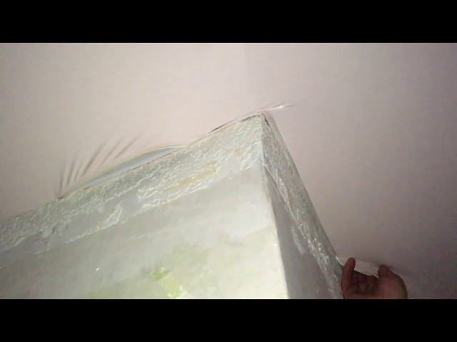 Карниз пк5 уголок наружный. Провисает натяжной потолок. Как убрать складки на натяжном потолке. Складки на потолке. Как убрать складки на натяжном потолке.