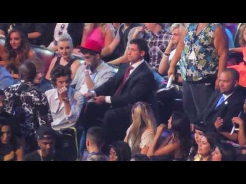 TCA'S 2013: Harry Styles & Zayn Malik Singing Along (Behind The Scenes EXCLUSIVE Footage!)