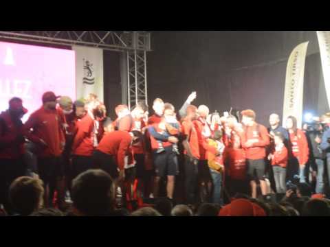 SantoTirsoDigital - Festejos dos Adeptos à chegada da equipa ao Estádio do CD Aves