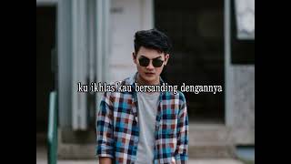 Download lagu Tri Suaka Aku Bukan Jodohnya mp3