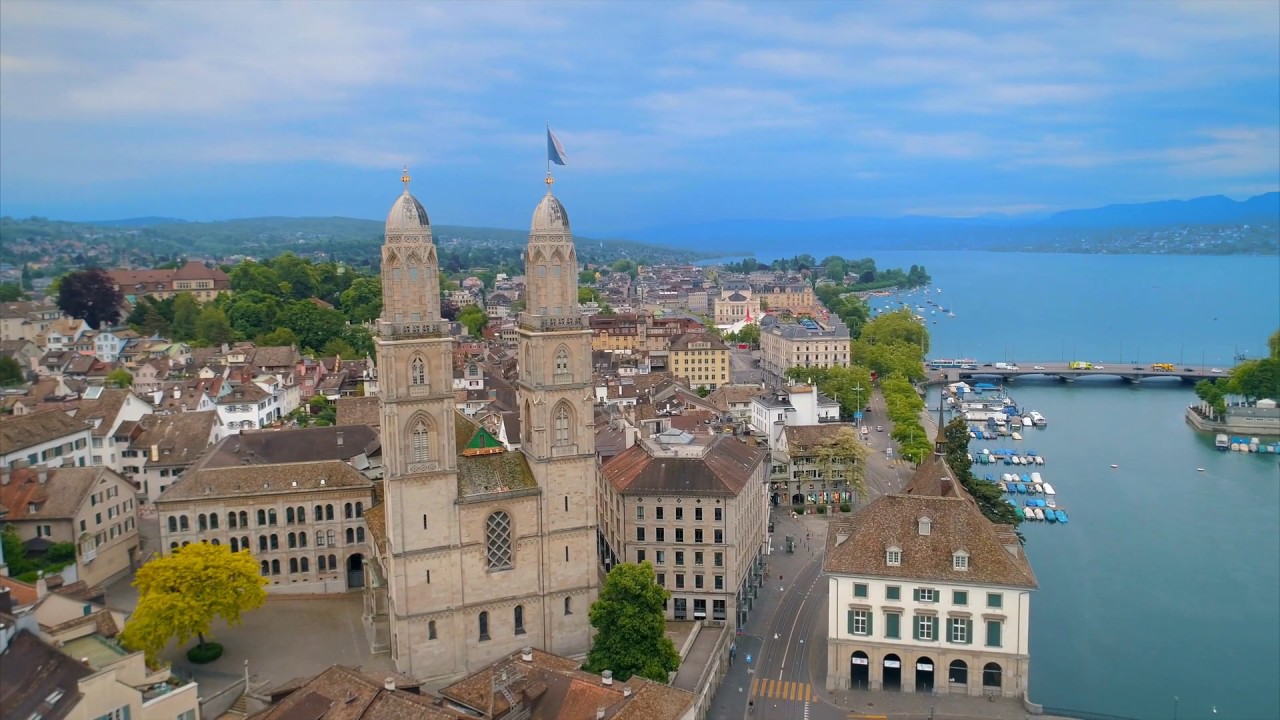 Experience the cinematic highlights of Grossmunster Church.