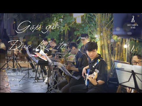 Thể hiện bởi Cẩm Tú