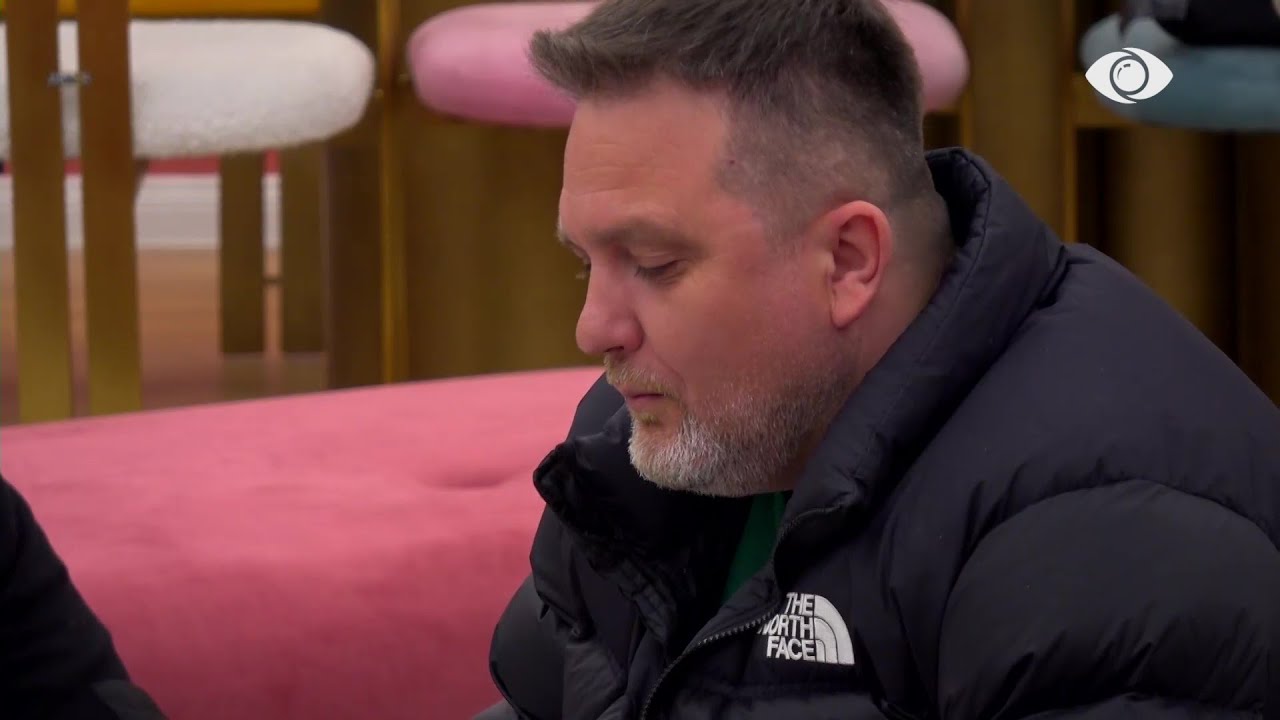 Loja e pushtetit/ Juli imiton Gazin, banorët “shpërthejnë” në të qeshura