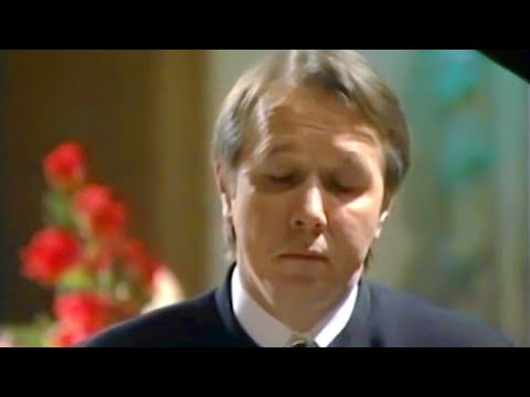 Mikhail Pletnev plays Grieg - Lyric Pieces (Moscow, 2003)