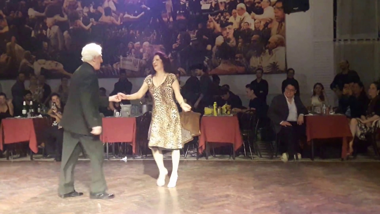Jorge Garcia & Susana Soar Bailan en Salon Caning.