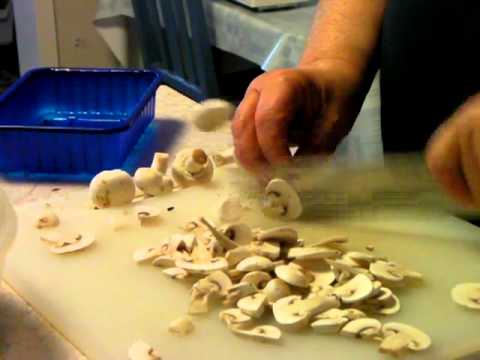 Att skiva champinjoner