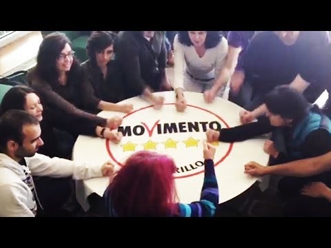 Posteriore del gel di dolore al collo Trattamento sanatorio Yevpatoria con giunti