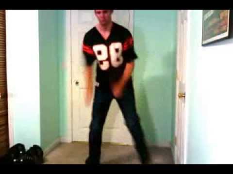 Sp33fy M@n - A Fog Lit Street Dance Video