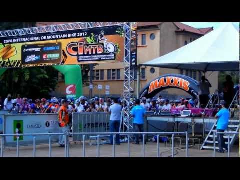 LARGADA DA COPA INTERNACIONAL DE MTB-ARAXÁ 2012