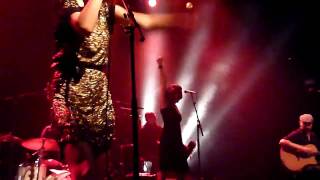 Nouvelle Vague with Nadeah Miranda - The Guns Of Brixton