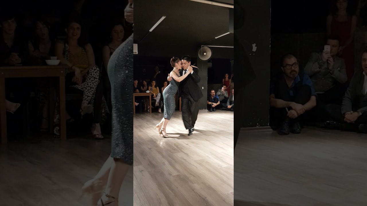 Carlitos Espinoza & Agustina Piaggio / Parque Patricios / Francisco Lomuto Y Şu Orquesta Tipica  3/4