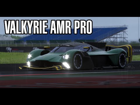 Aston Martin Valkyrie AMR Pro (2022) lap around WET Silverstone