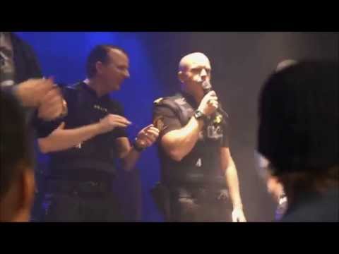 112 Aina - Frans rappar