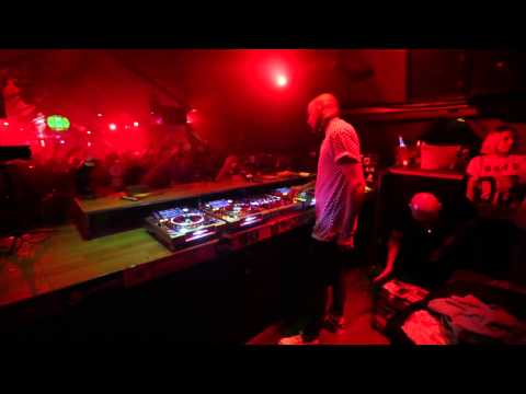 Loulou Players playing Pimpo Gama - Like Sex On The Beach (Original Mix) @ Warung Club - 2015.01.02